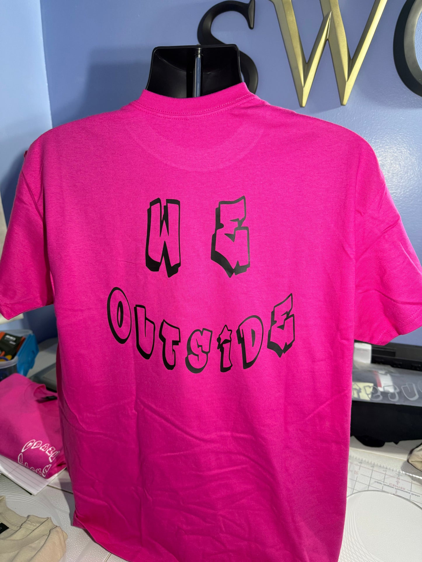 WE OUTISDE T-SHIRT